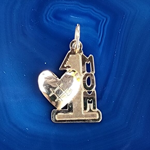 Vintage #1 Mom 14k Yellow Gold Heart Charm Pendant – Perfect Gift! - Picture 5 of 5